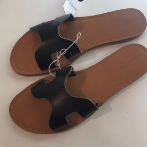 Universal Thread sandals